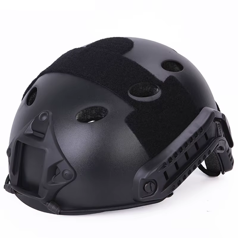 Casco en uso durante actividad outdoor
