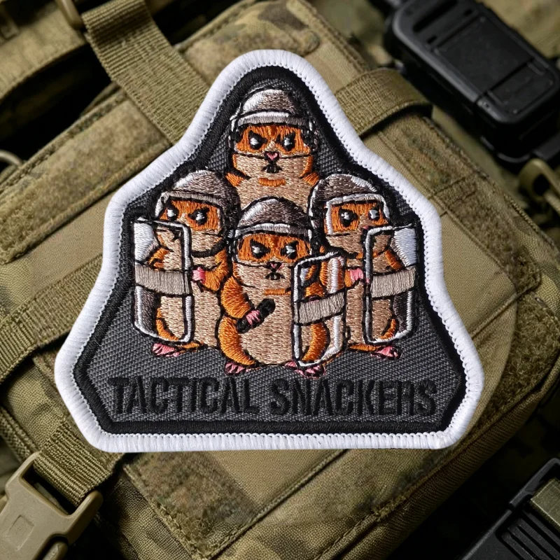 Parche táctico bordado SNACKERS pingüino con velcro para mochila - imagen 5