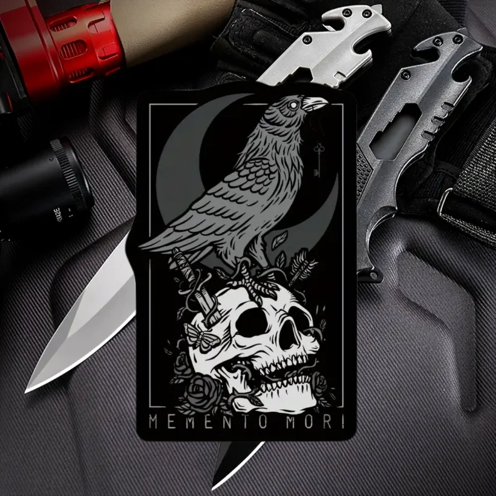 Parche Memento Mori en mochila