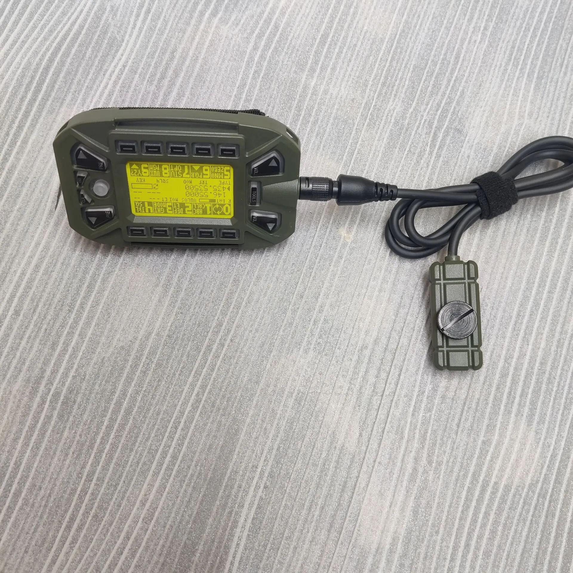 Controlador walkie-talkie táctico PRC152 KDU ficticio para cosplay - imagen 4