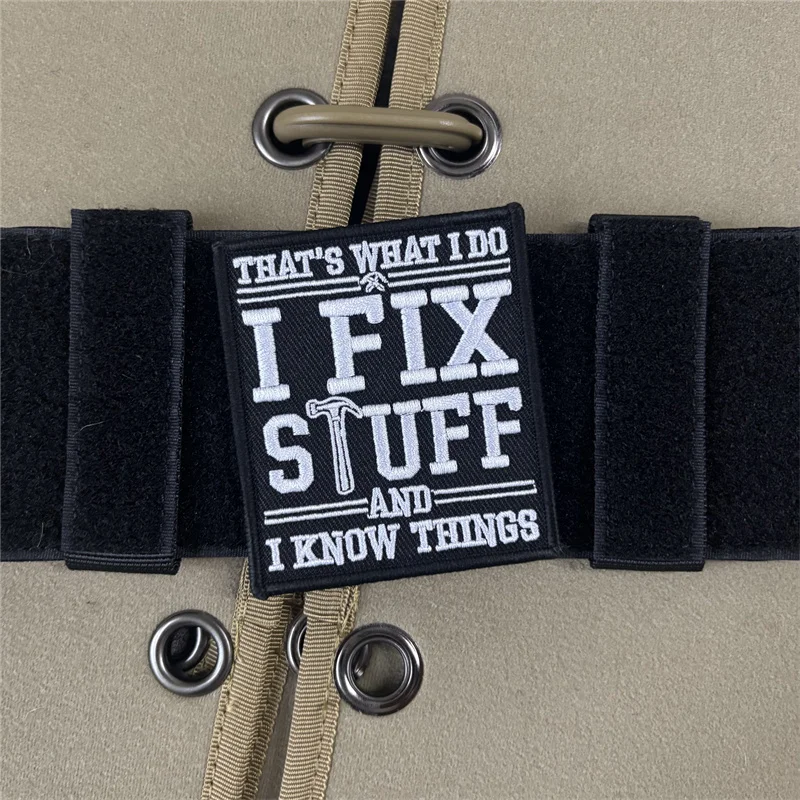 Parche táctico bordado 'I Fix Stuff' – Insignia velcro para mochila militar - imagen 3