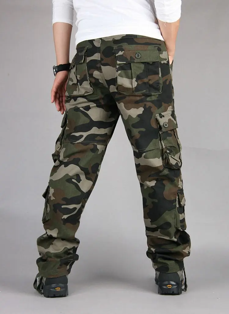 Vista trasera pantalones tácticos senderismo