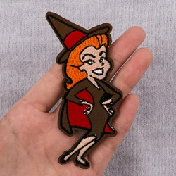 Parche bordado bruja - insignia para coser o planchar
