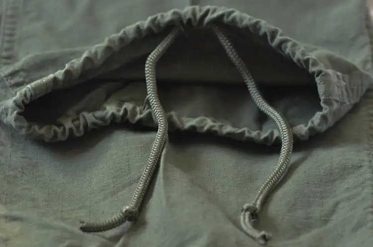 Pantalones BDU en uso outdoor