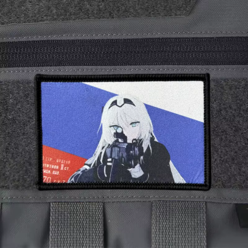 Parche táctico moral chica con pistola bordado – MOLLE y velcro - imagen 3