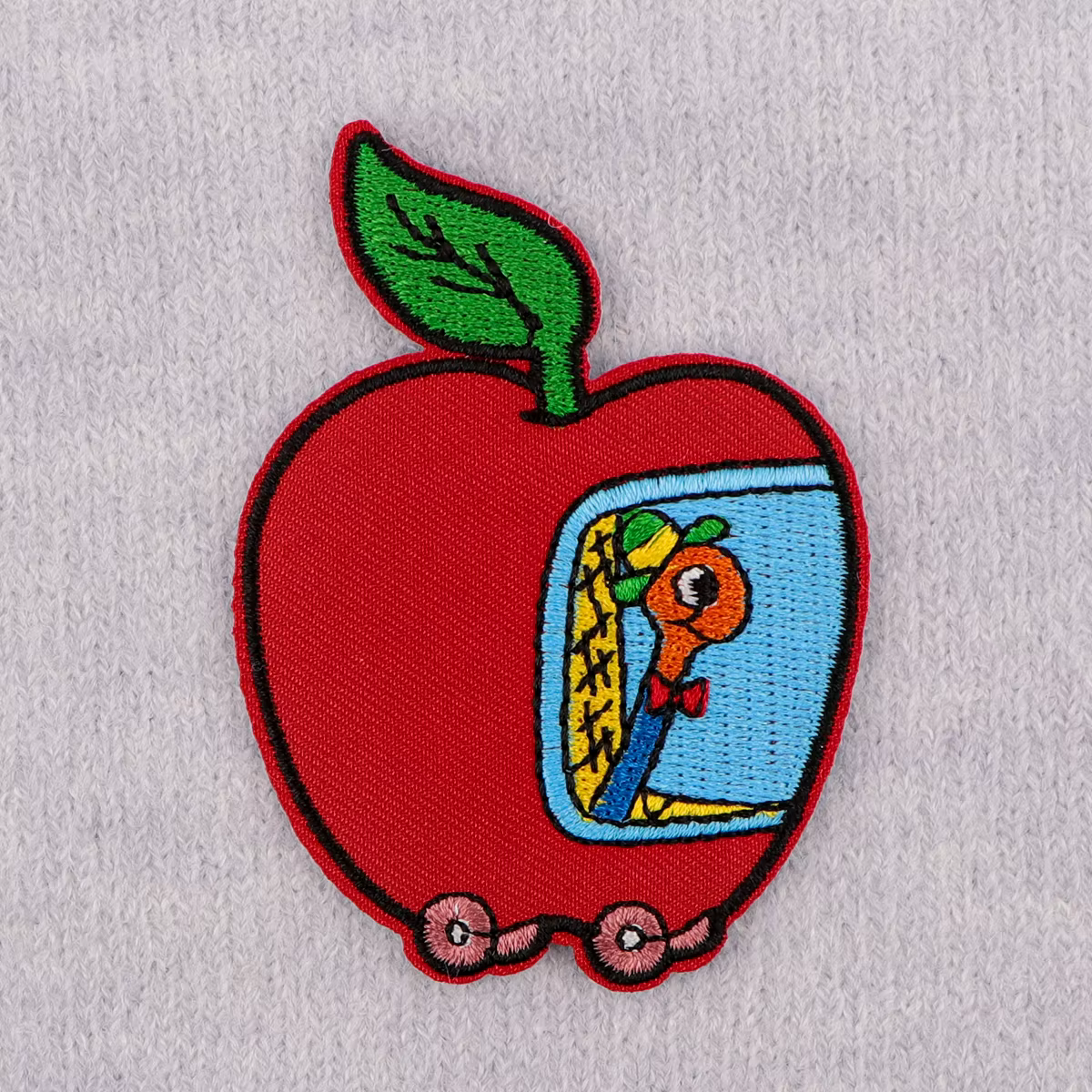 Parche bordado termoadhesivo manzana – Plancha o cose fácilmente - imagen 3