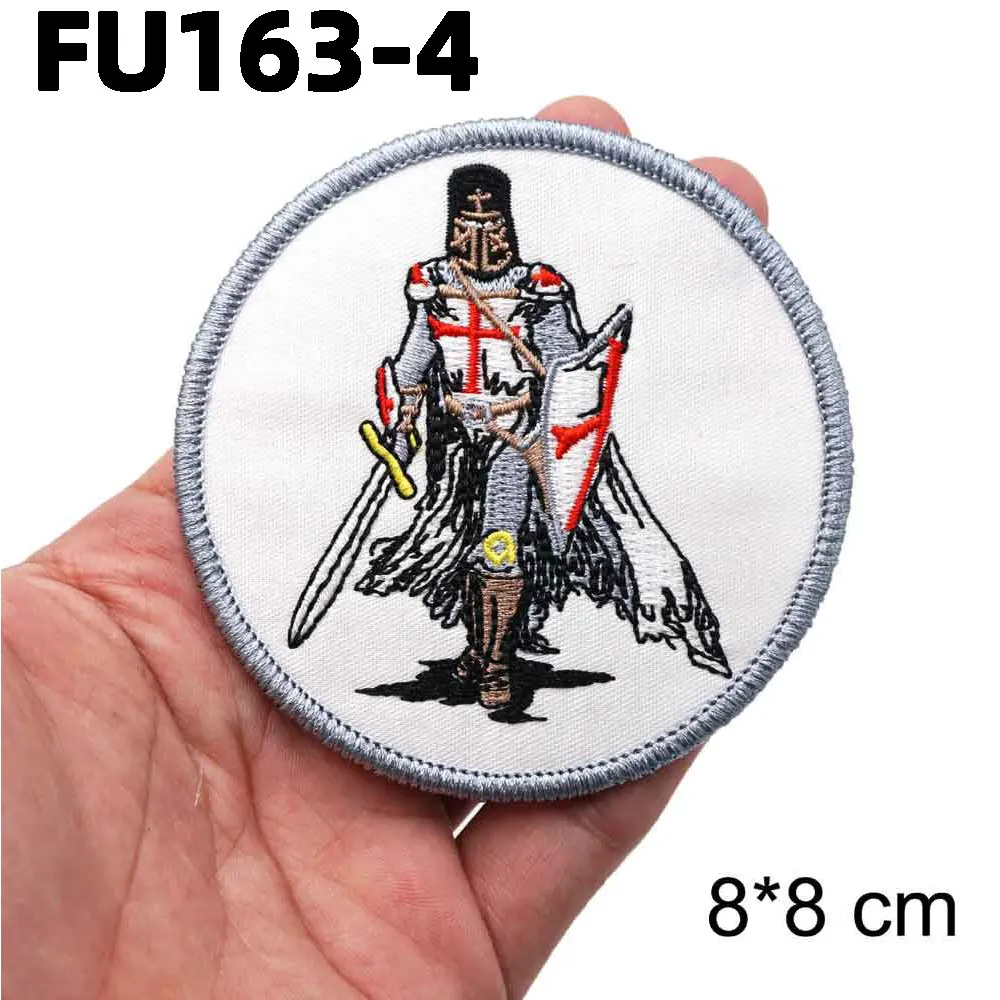 Insignia aplicada en chaqueta de cuero