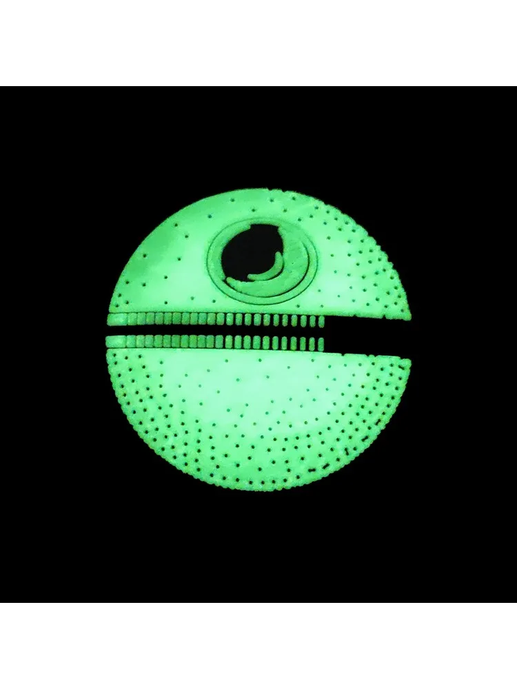 Vista frontal del parche con diseño espacial 3D