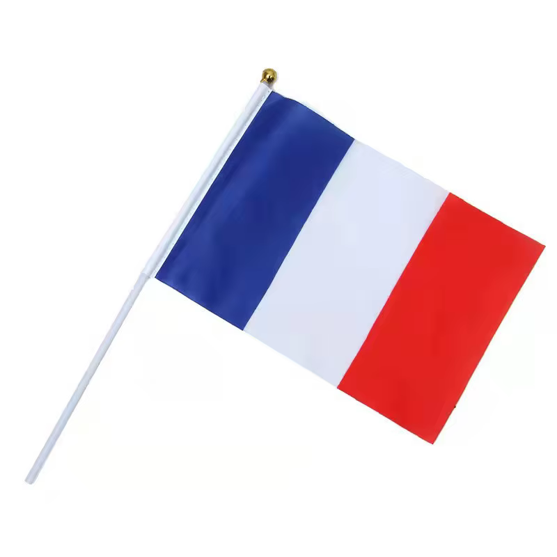 Banderas francesas en ambiente festivo