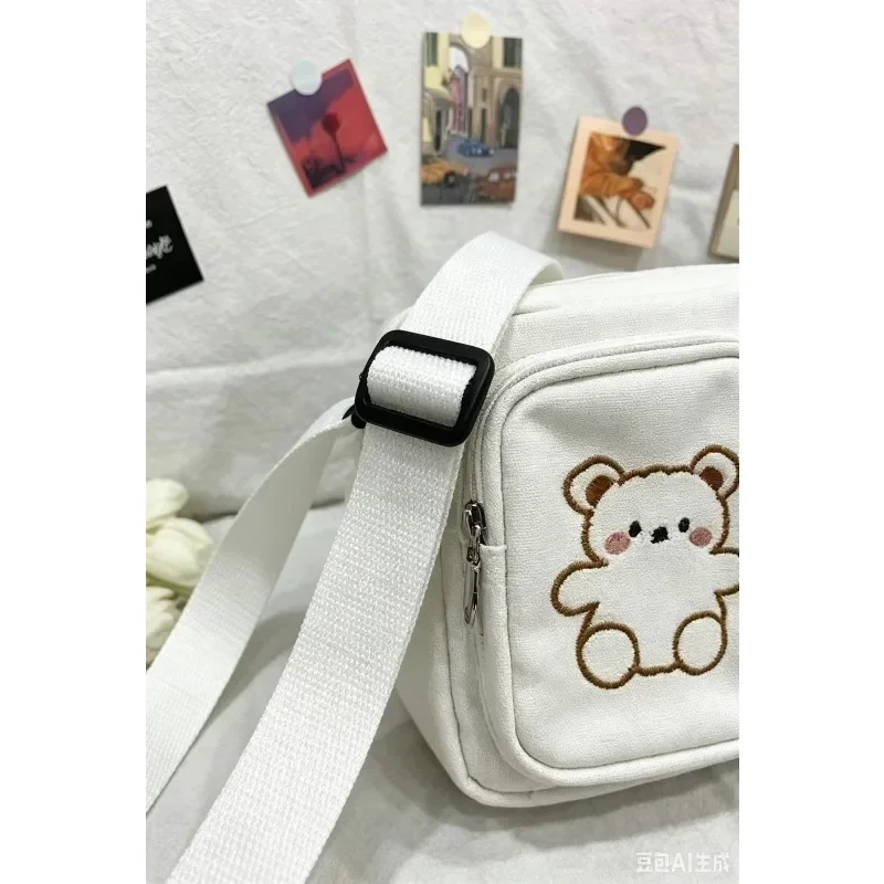 Bolso bandolera de lona con bordado oso vintage estilo táctico - imagen 2