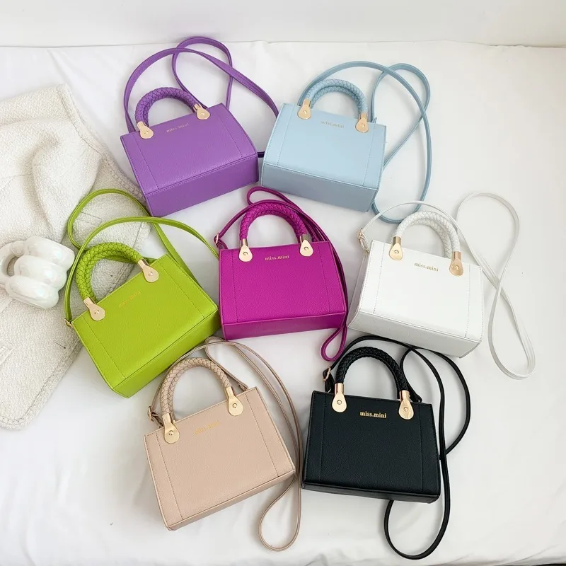 Bolso de hombro tejido ligero y versátil para mujer - imagen 2