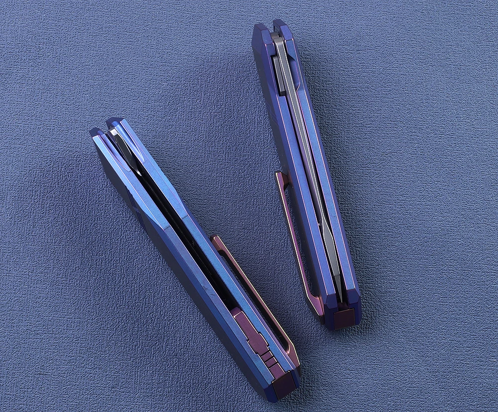 Mango de titanio azul y clip trasero