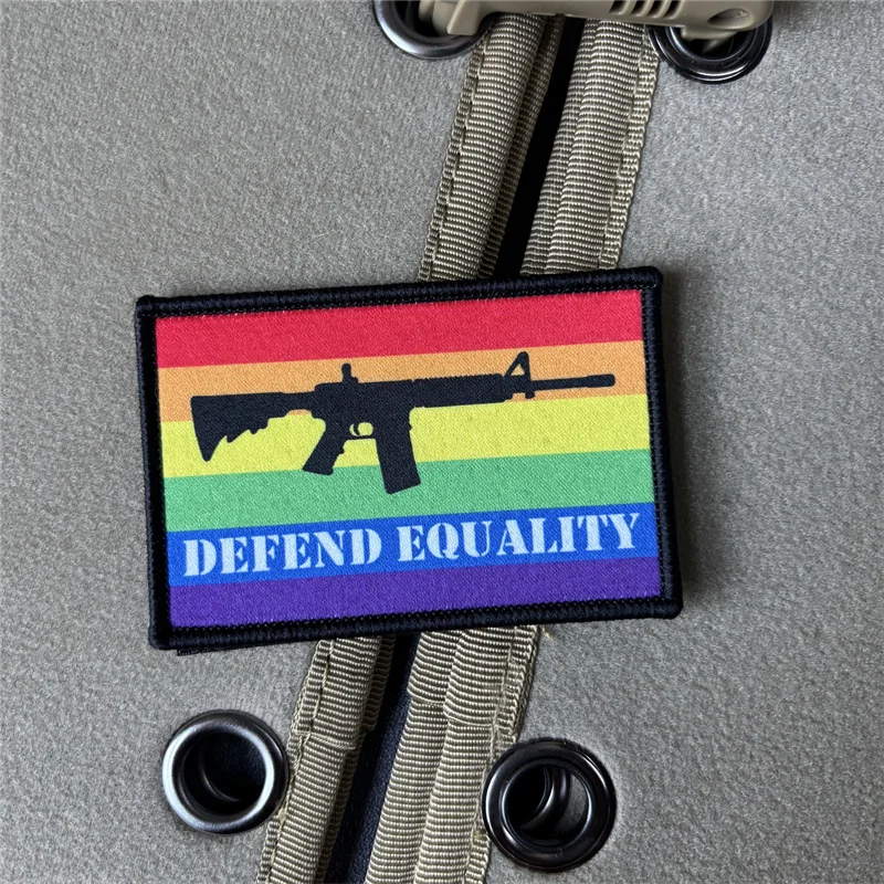 Parche táctico moral "Defend Equality" para equipamiento MOLLE - imagen 4
