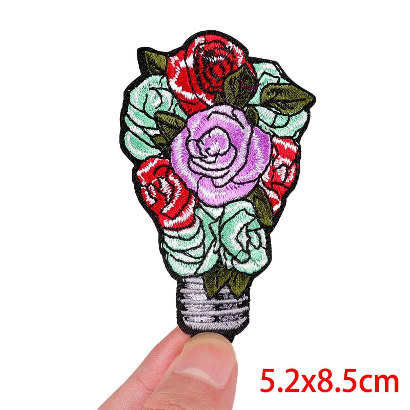 Parche bordado termoadhesivo rosa punk calavera para planchar o coser - imagen 2