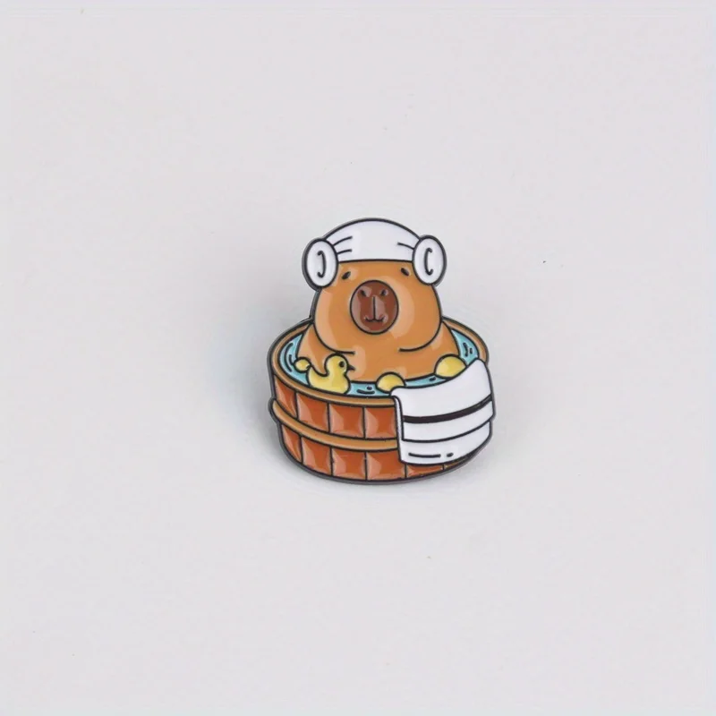 Insignia metálica táctica de capibara para cinturón y mochila - imagen 4