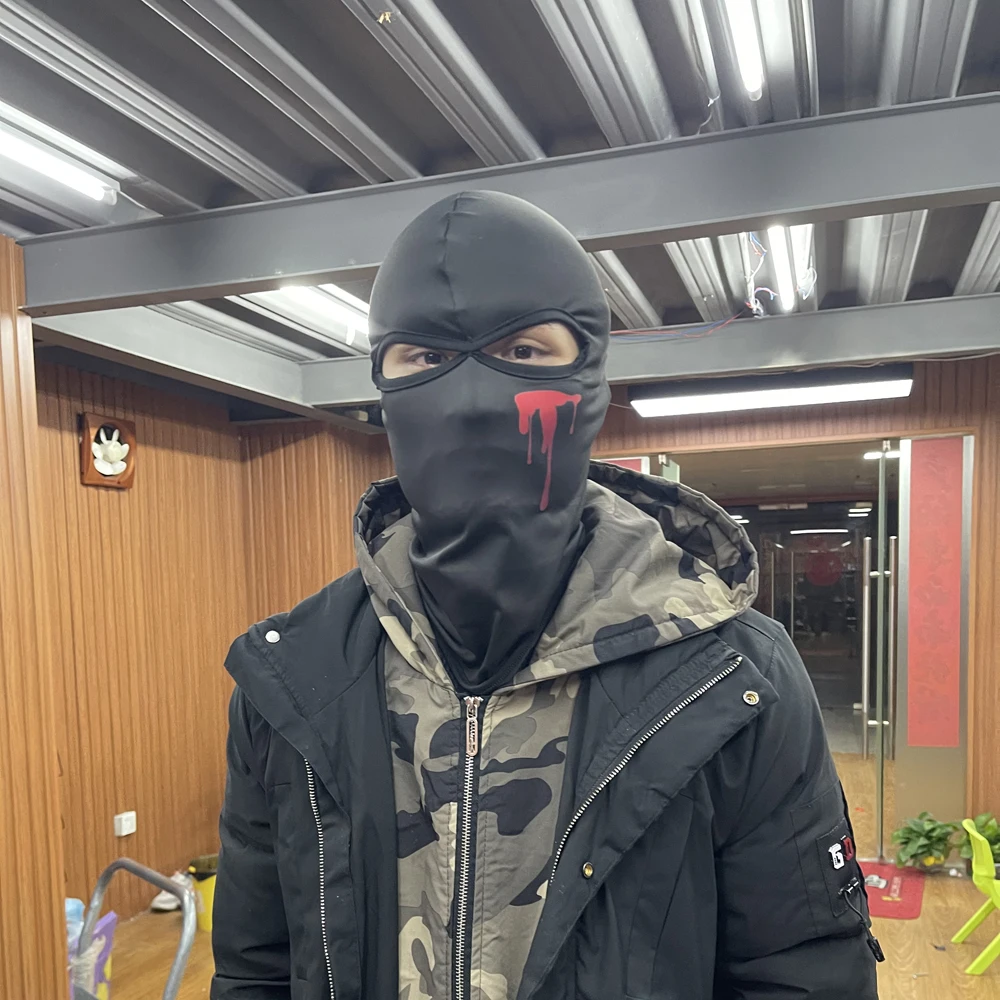 Gorro táctico CS negro mostrando cobertura facial completa