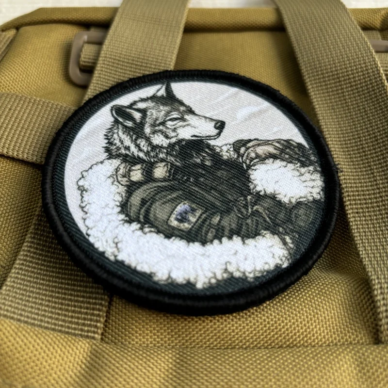Parche moral lobo táctico con velcro para uniforme y equipo - imagen 5