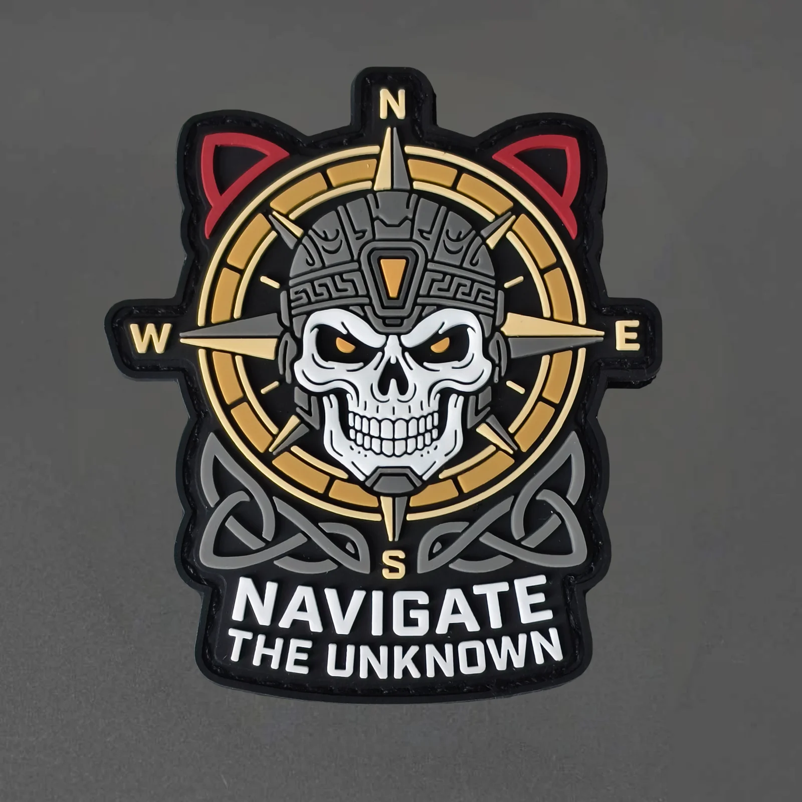 Parche táctico PVC Navigate The Unknown calavera brújula velcro - imagen 3