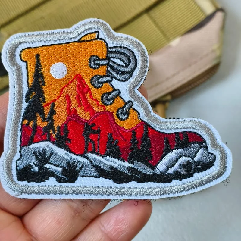 Parche bordado táctico bota senderismo montaña bosque con velcro - imagen 2