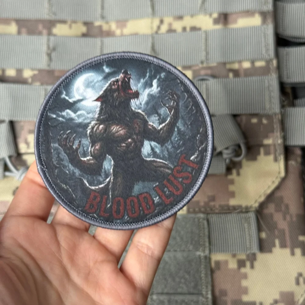 Parche táctico de moral lobo Blood Lust con velcro para airsoft - imagen 3