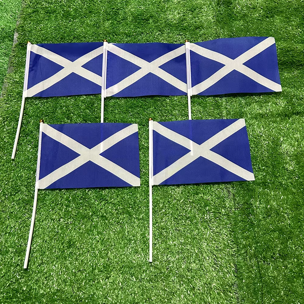 Bandera escocesa ondulada con poste plástico para exterior