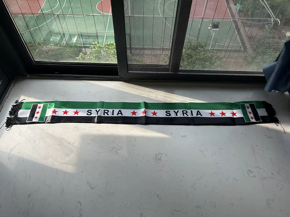 Bufanda Siria personalizada con bandera celeste y tres estrellas - imagen 3