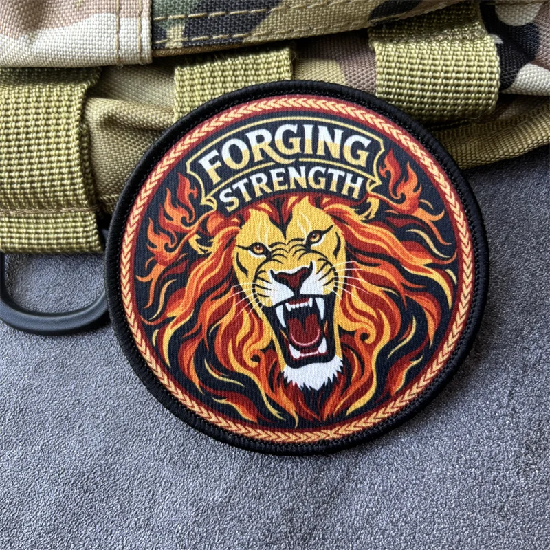 FORGING STRENGTH Parche táctico de león con velcro gancho y bucle - imagen 5