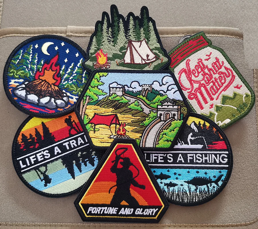 Banda táctica para brazo bordada Life's a Fishing – Parche velcro removable - imagen 4