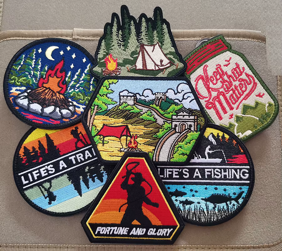 Banda táctica para brazo bordada Life's a Fishing – Parche velcro removable - imagen 4
