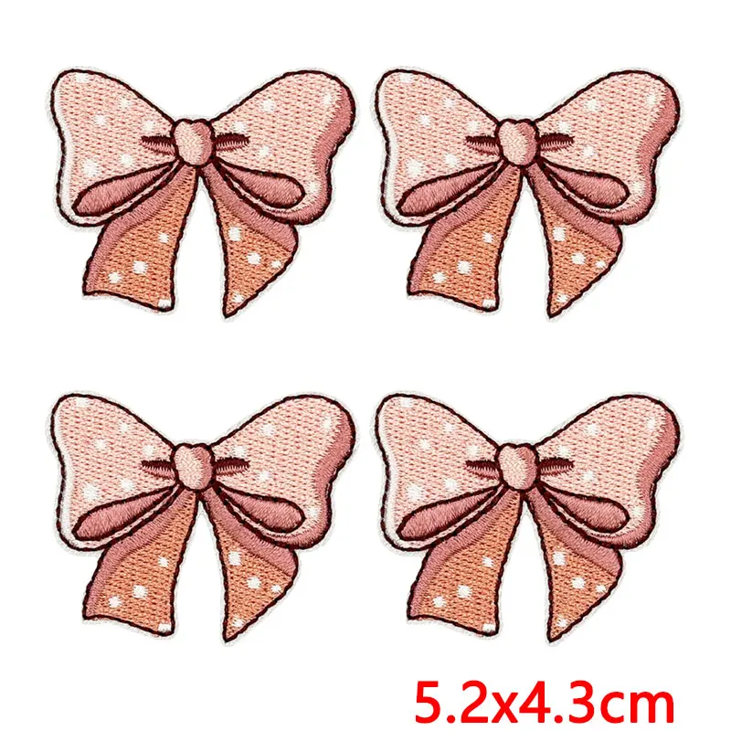 Parche bordado corazón pastel termoadhesivo para ropa y mochila