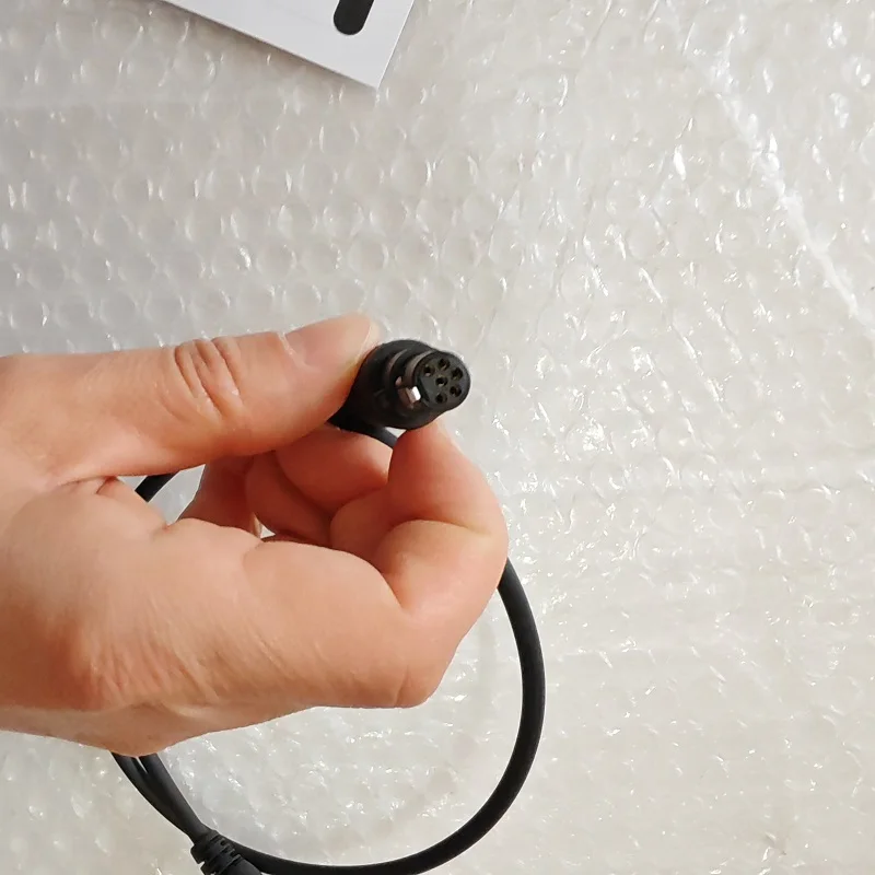 Cable de salida inferior para auriculares AMP - imagen 5