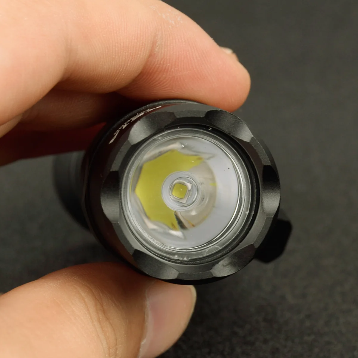 SF M300B linterna táctica para pistola con interruptor remoto