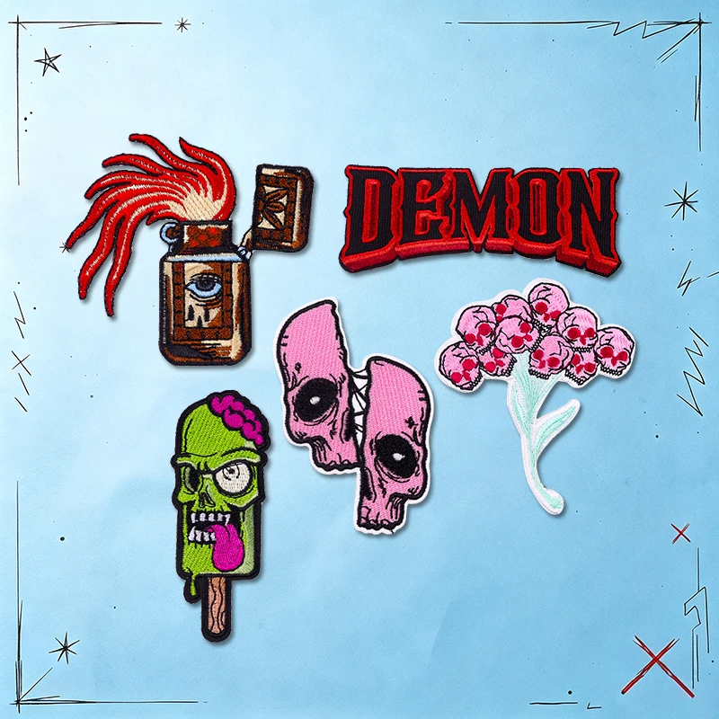 Parche termoadhesivo bordado punk Game Over: llamas, corazón y calavera