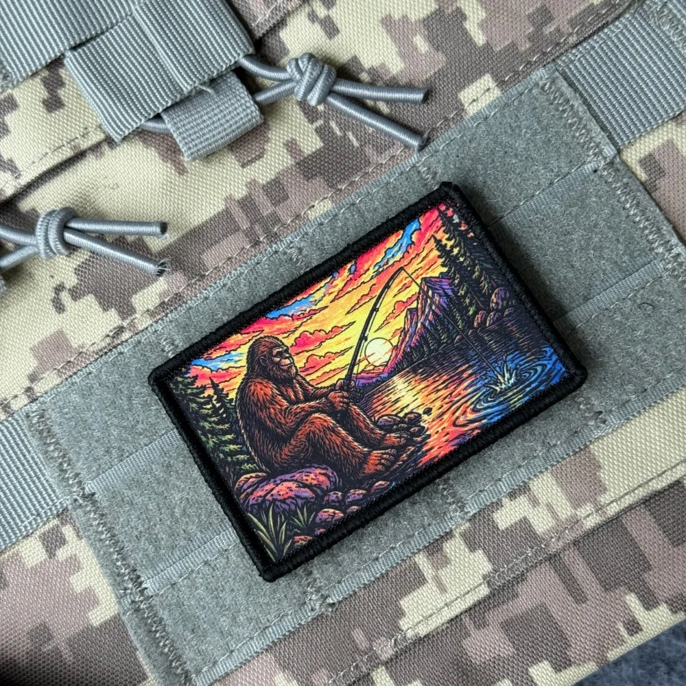Parche de velcro Bigfoot – Insignia moral de pesca y camping - imagen 5