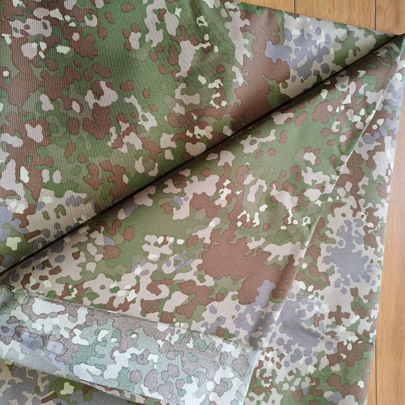 Tela nailon 500D camuflaje a manchas alemán para portacargadores - imagen 5