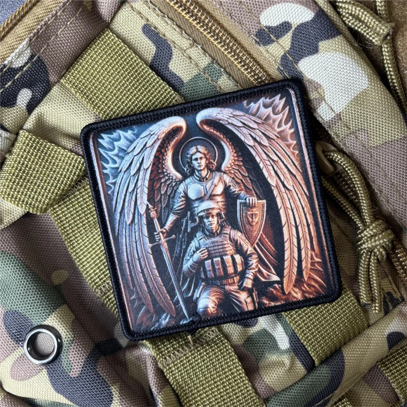 Parche táctico Arcángel Miguel - insignia moral militar con gancho - imagen 2