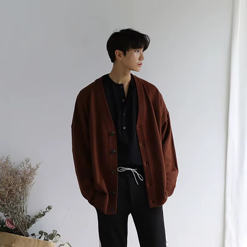 Suéter de punto para hombre con cuello en V — Cardigan clásico otoño - imagen 4