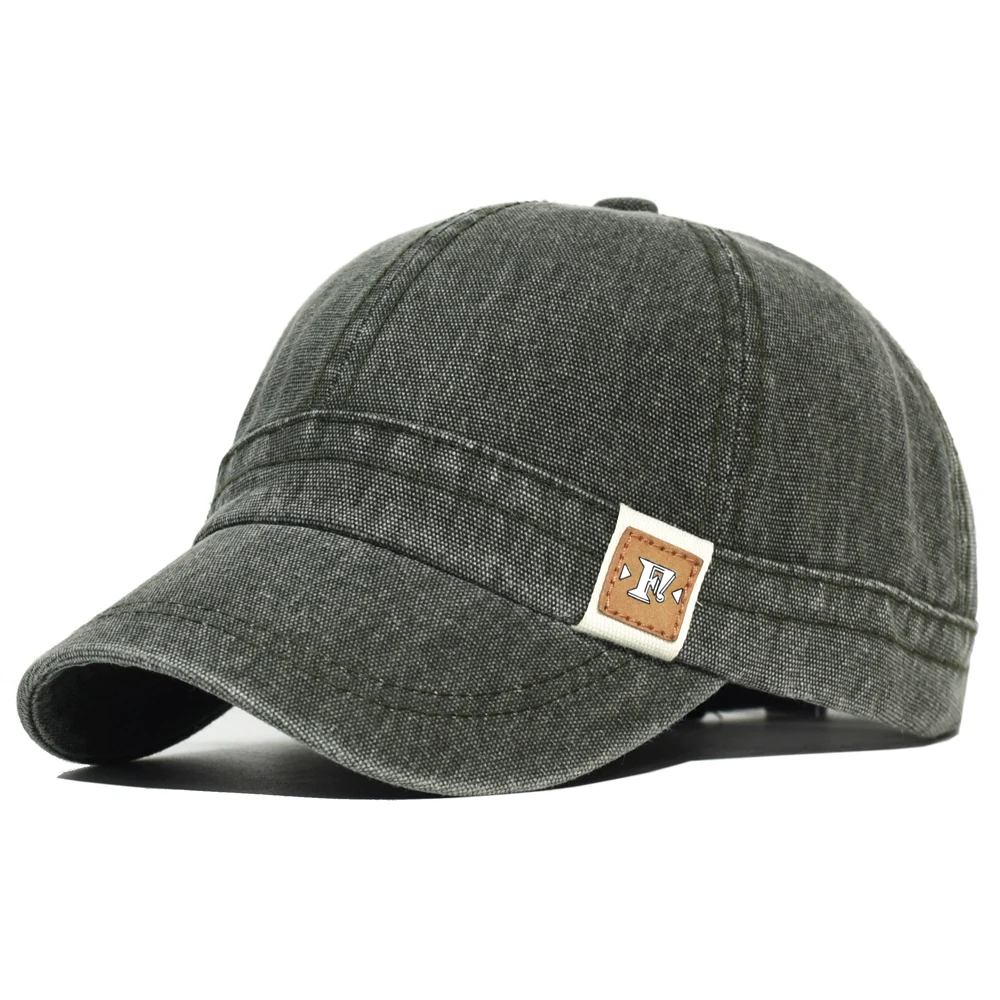Vista frontal de gorra de algodón lavado estilo camionero