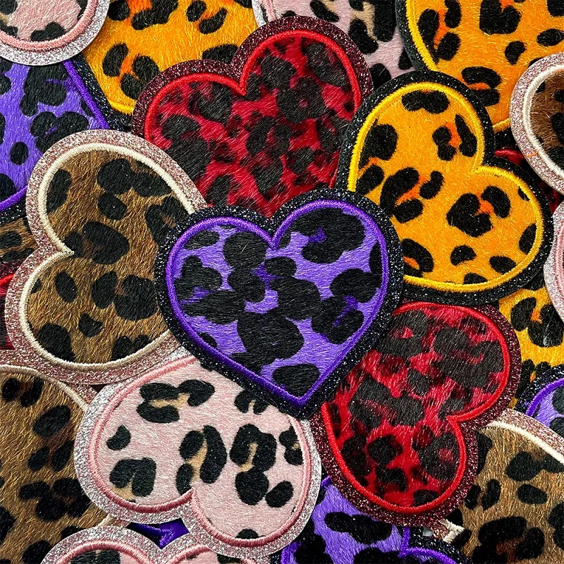 Parches de leopardo Prajna aplicados en chaqueta