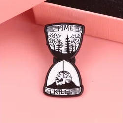 Pin esmaltado Sandflow Metaphor El tiempo mata árbol y calavera