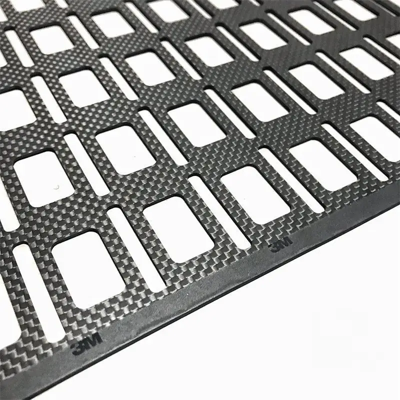 Panel trasero de fibra de carbono en mochila