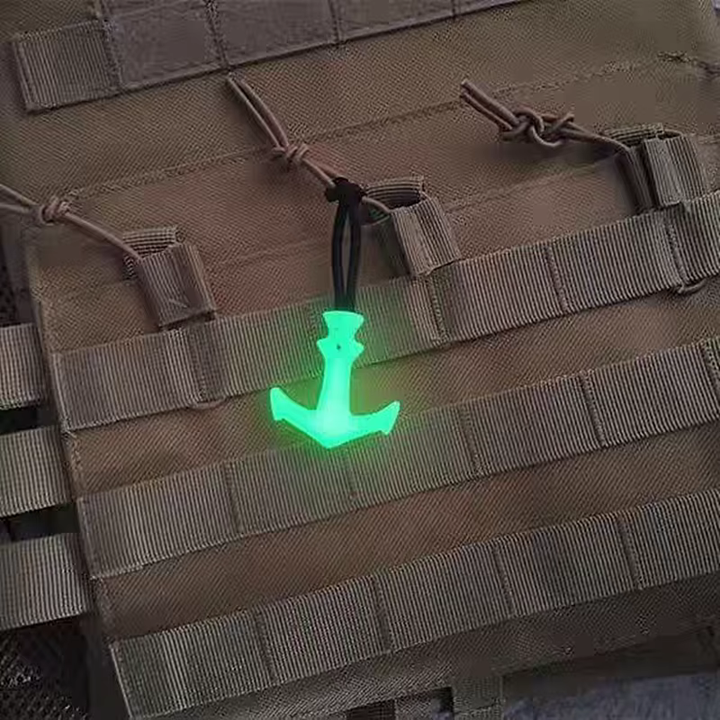 Tirador de cremallera táctico con cordón ancla para bolso y mochila - imagen 4