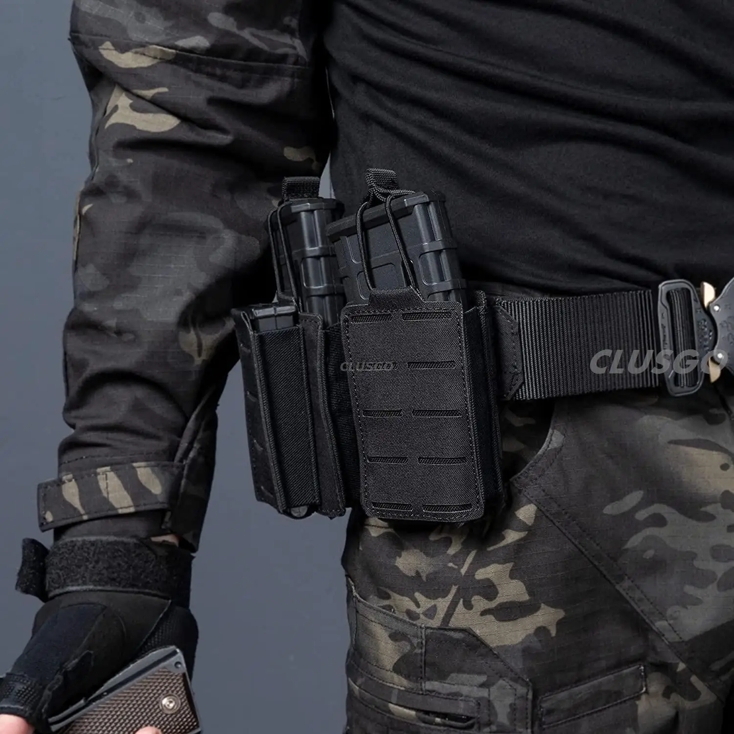 Portacargador MOLLE acoplado a chaleco táctico