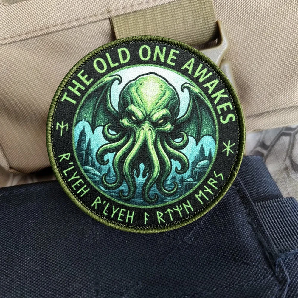 Parche táctico The Old One Awakes Cthulhu velcro para chaleco - imagen 2