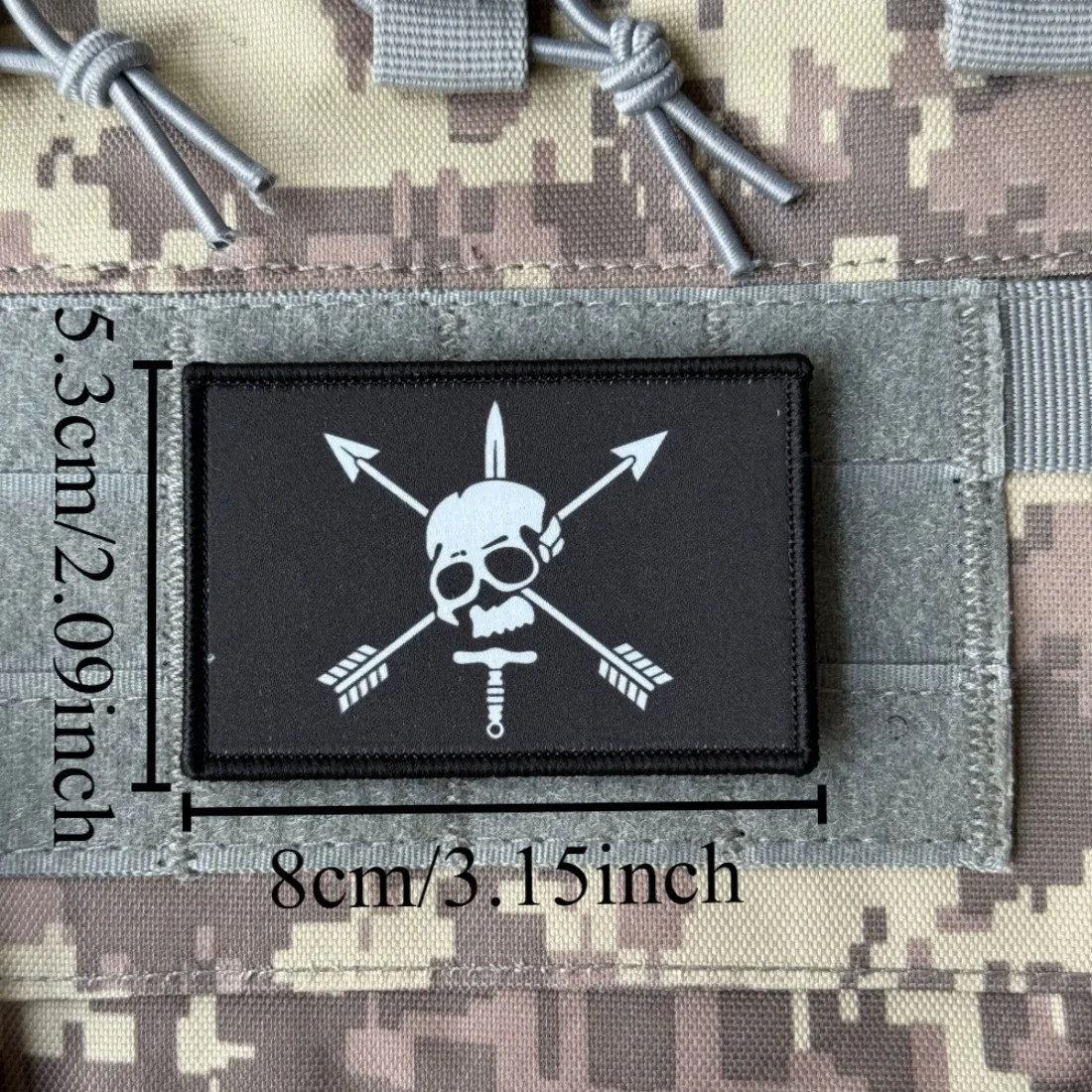 Parche táctico Morale Stealth Black de calavera y flechas cruzadas - imagen 2