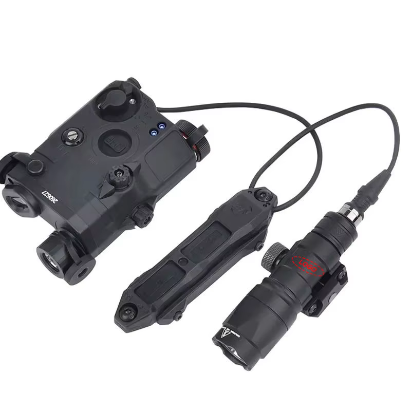 Linterna táctica PEQ-15 para airsoft y caza con indicador punto rojo