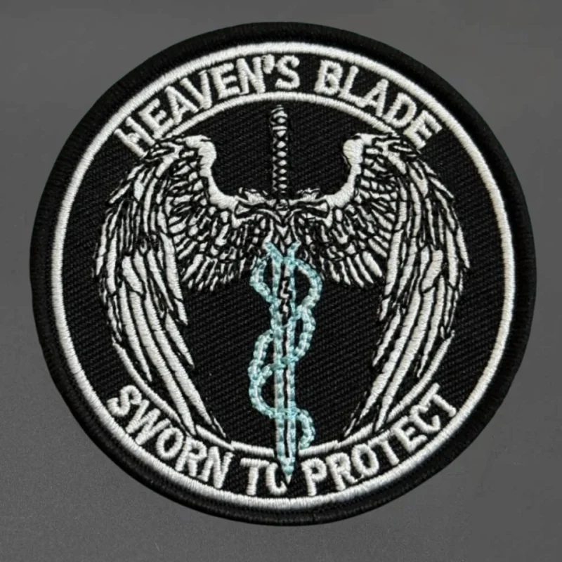 Parche bordado Heaven's Blade con motivo de ángel y espada