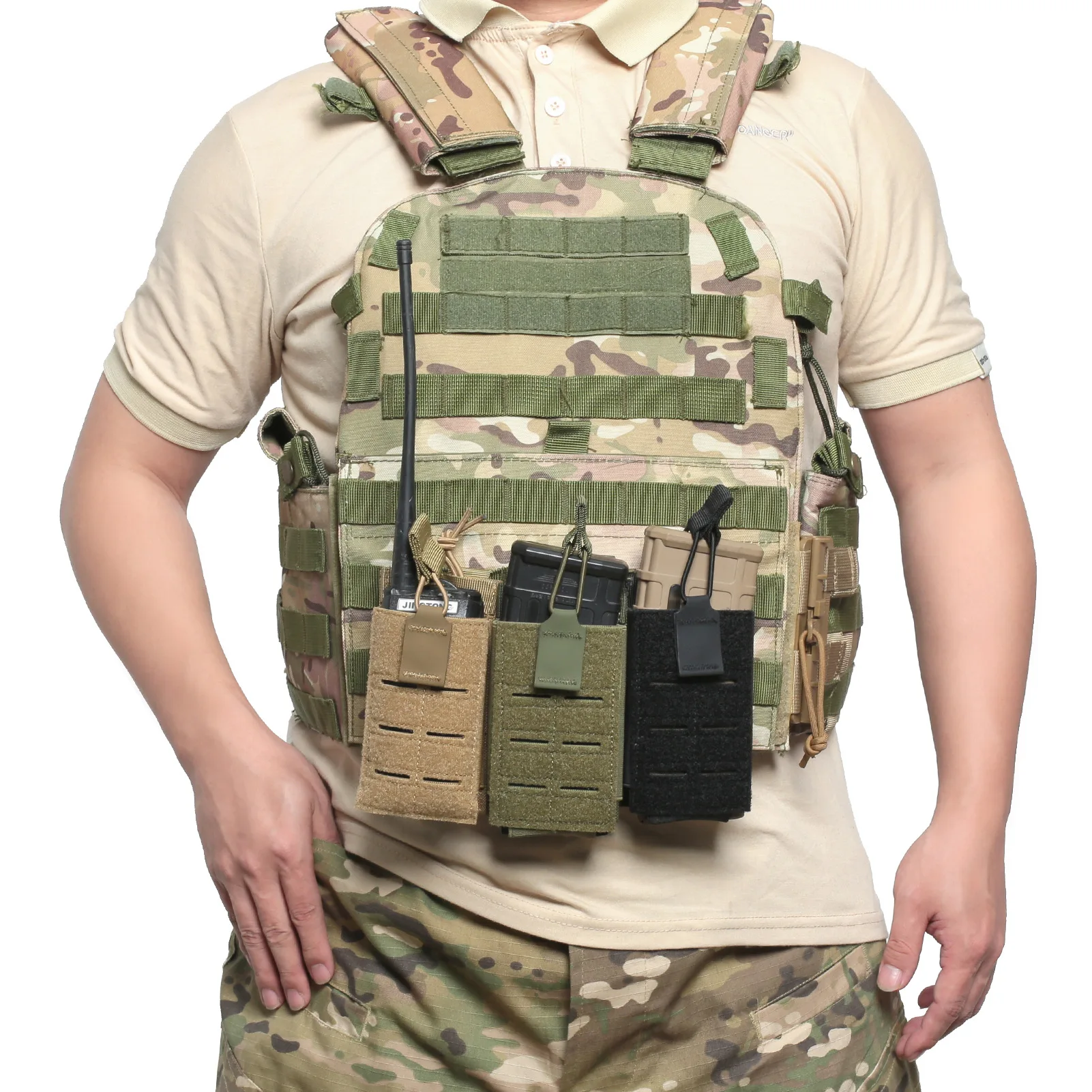 Funda MOLLE para cargador individual en color negro/verde/arena