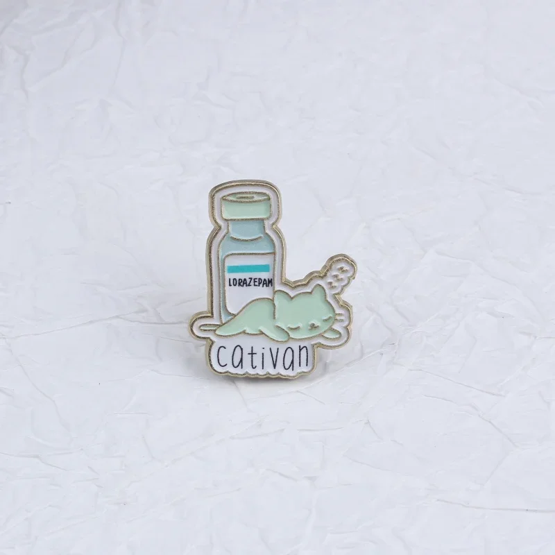 Broche esmaltado gato durmiente – Alfiler para mochila o chaqueta - imagen 3