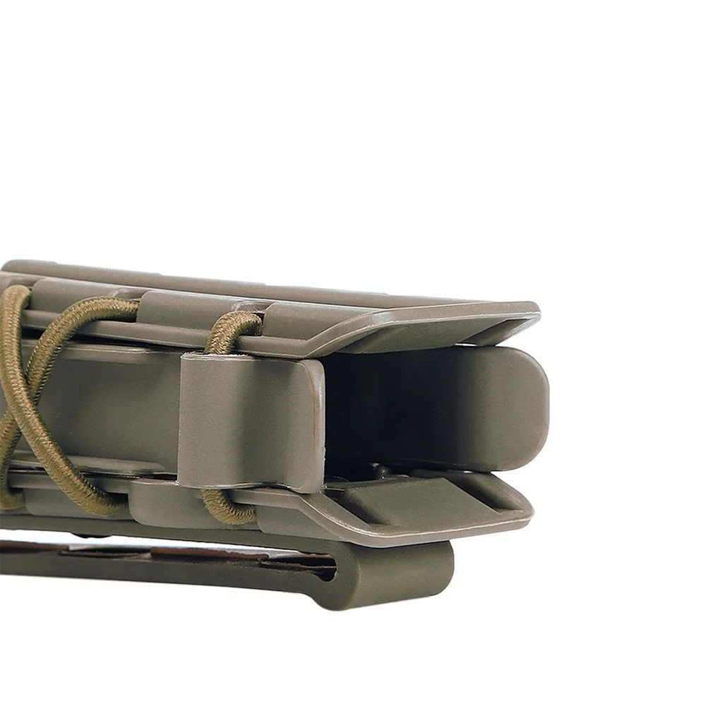 Boca de la funda con forma de cuerno para facilitar la reinsertación